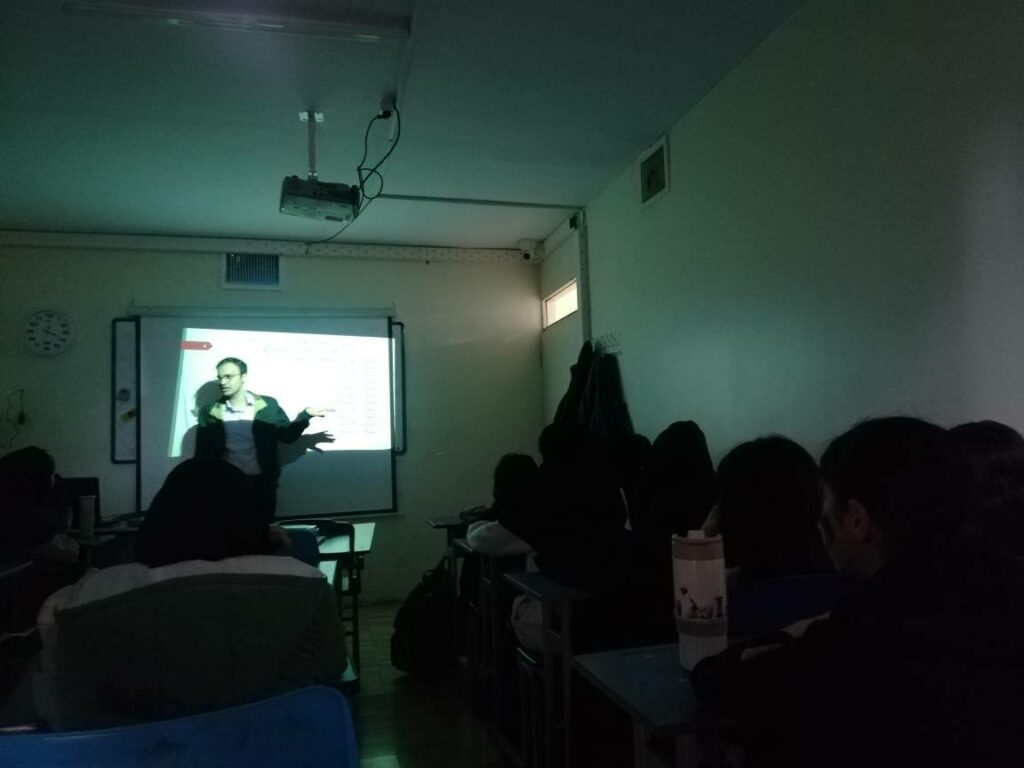 آشنایی دانشآموزان با دنیای دامپزشکی ۴