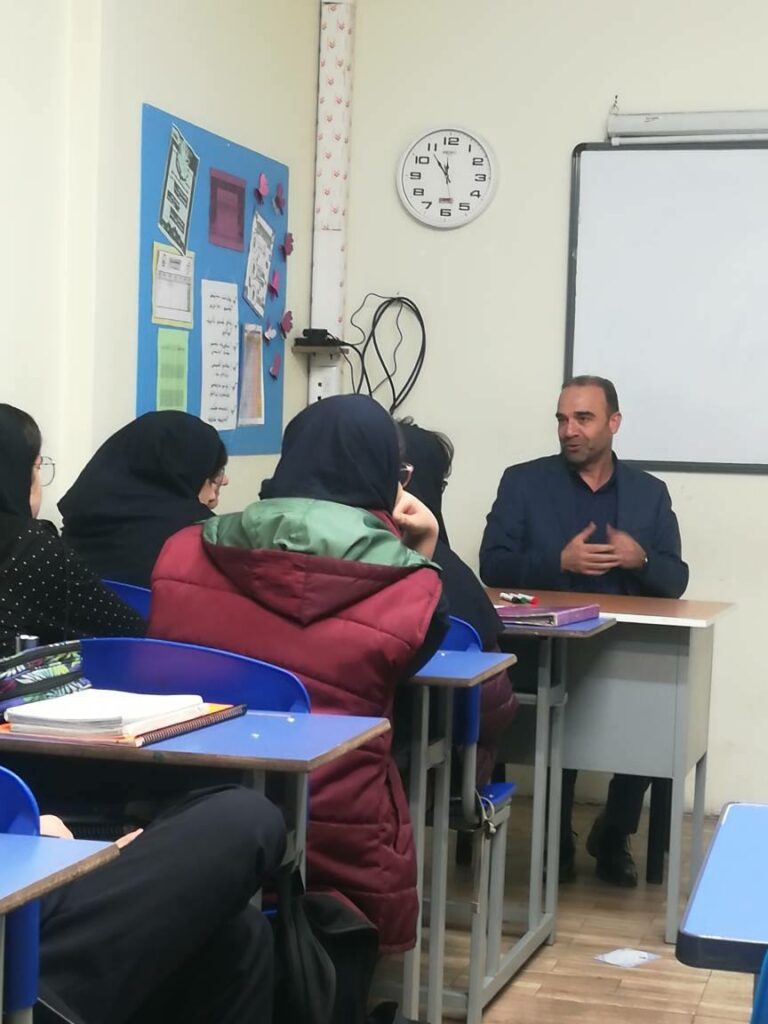 آشنایی دانشآموزان با رشته حقوق ۳
